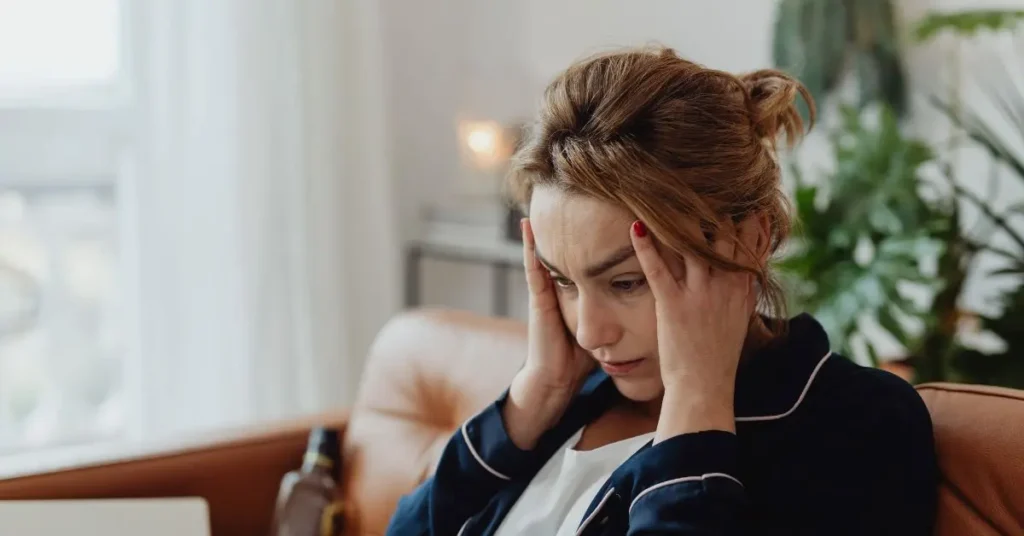 “Trauma Responses in Everyday Life 8 Hidden Signs Most People Miss”