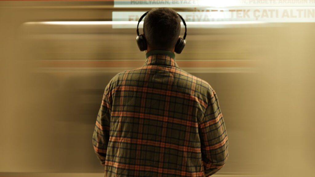 Lyric-less Music Helps You Focus