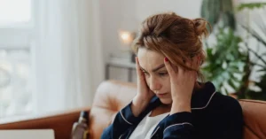 “Trauma Responses in Everyday Life 8 Hidden Signs Most People Miss”